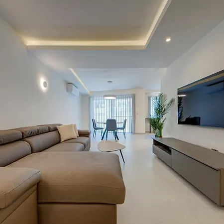 Modern 2-bed In Near Lägenhet *