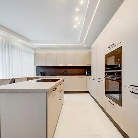 Modern 2-bed In Near Lägenhet *