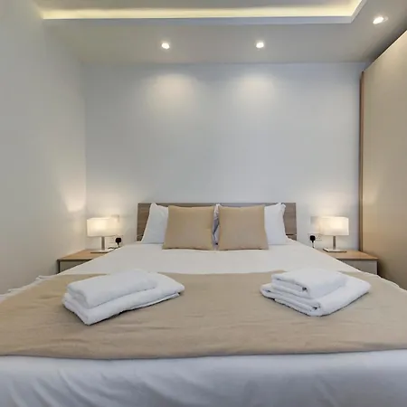 Modern 2-bed In Near *