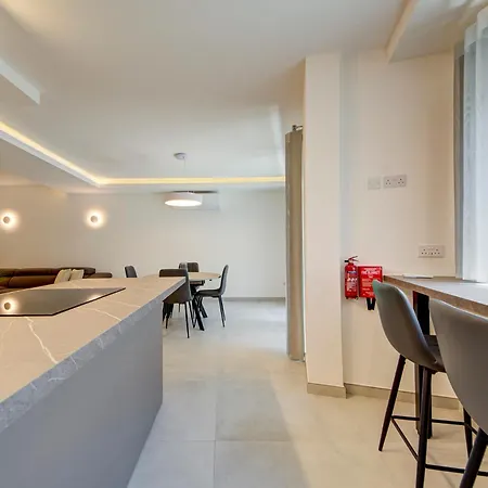 Modern 2-bed In Near Mellieħa