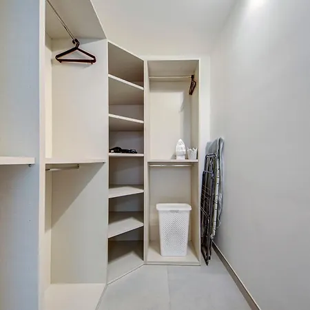 Modern 2-bed In Near Mellieħa