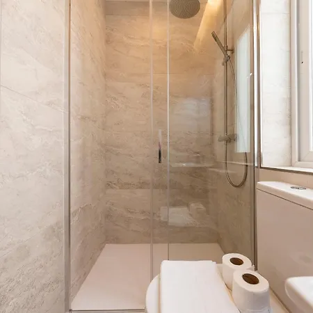 Modern 2-bed In Near *